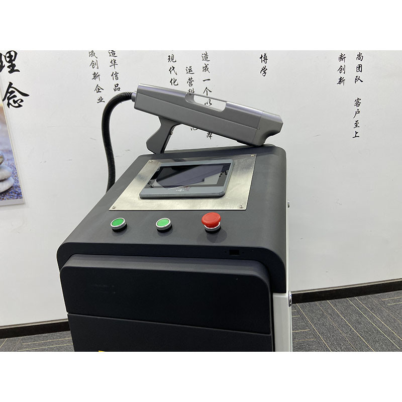 BCX Laser Descaling Machine , 1KW Handheld Laser Cleaner Movable