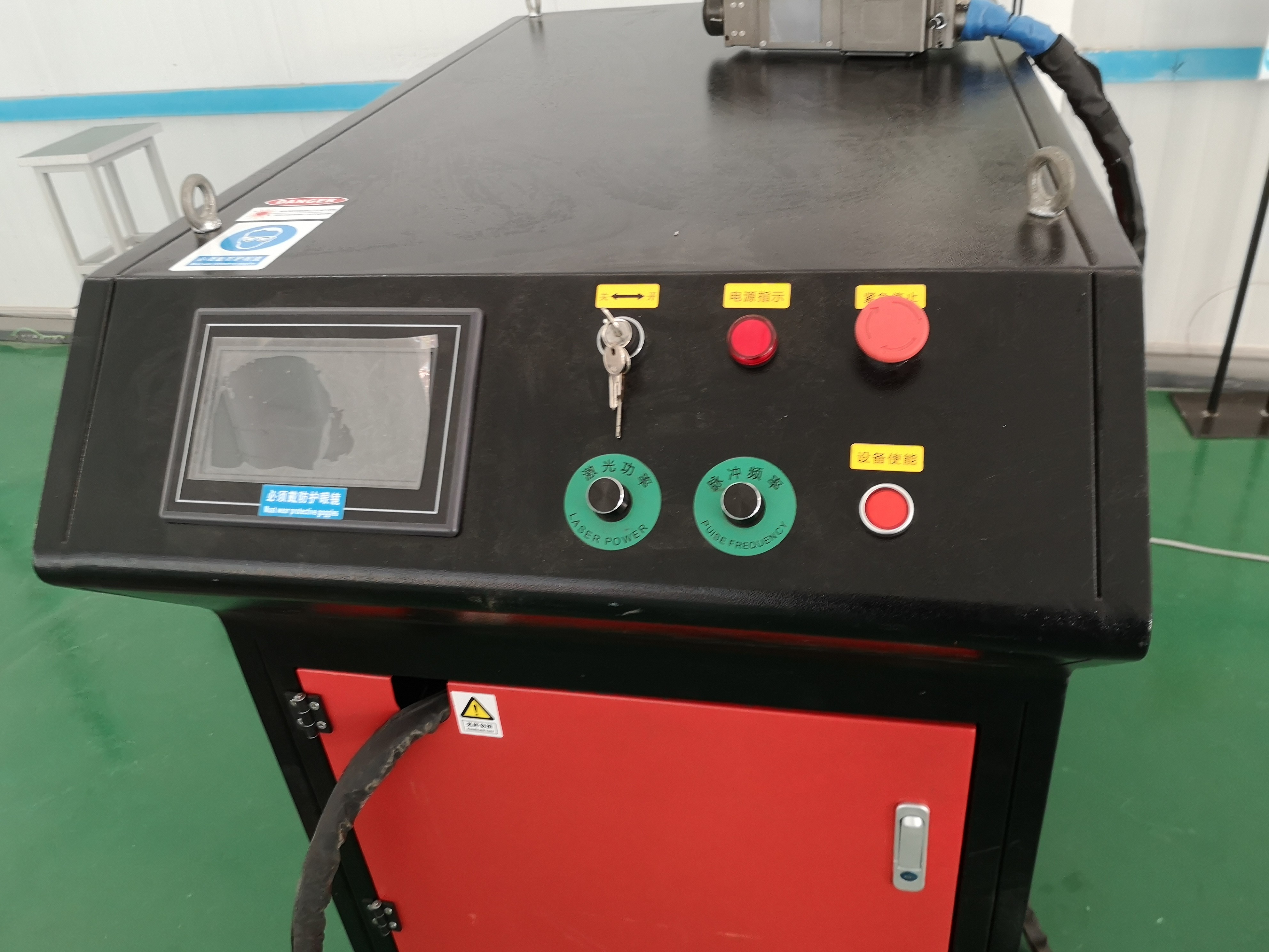 High Speed 220V 1064nm Metal Laser Cleaning Machine For Rust Removal